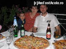 [P13] pizza la taverna » foto by adi n
 - 
<span class="allrVoted glyphicon glyphicon-heart hidden" id="av215153"></span>
<a class="m-l-10 hidden" id="sv215153" onclick="voting_Foto_DelVot(,215153,1265)" role="button">șterge vot <span class="glyphicon glyphicon-remove"></span></a>
<a id="v9215153" class=" c-red"  onclick="voting_Foto_SetVot(215153)" role="button"><span class="glyphicon glyphicon-heart-empty"></span> <b>LIKE</b> = Votează poza</a> <img class="hidden"  id="f215153W9" src="/imagini/loader.gif" border="0" /><span class="AjErrMes hidden" id="e215153ErM"></span>