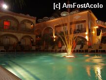 [P02] VIla unde am fost cazati, Mavrias Village, si un coltisor dintr-un hotel alaturat, Princess Hotel » foto by gogre
 - 
<span class="allrVoted glyphicon glyphicon-heart hidden" id="av5256"></span>
<a class="m-l-10 hidden" id="sv5256" onclick="voting_Foto_DelVot(,5256,1638)" role="button">șterge vot <span class="glyphicon glyphicon-remove"></span></a>
<a id="v95256" class=" c-red"  onclick="voting_Foto_SetVot(5256)" role="button"><span class="glyphicon glyphicon-heart-empty"></span> <b>LIKE</b> = Votează poza</a> <img class="hidden"  id="f5256W9" src="/imagini/loader.gif" border="0" /><span class="AjErrMes hidden" id="e5256ErM"></span>