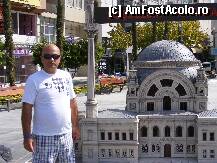 [P21] O moschee in miniatura in centrul Antalyei. » foto by zuzi_gina*
 - 
<span class="allrVoted glyphicon glyphicon-heart hidden" id="av181165"></span>
<a class="m-l-10 hidden" id="sv181165" onclick="voting_Foto_DelVot(,181165,164)" role="button">șterge vot <span class="glyphicon glyphicon-remove"></span></a>
<a id="v9181165" class=" c-red"  onclick="voting_Foto_SetVot(181165)" role="button"><span class="glyphicon glyphicon-heart-empty"></span> <b>LIKE</b> = Votează poza</a> <img class="hidden"  id="f181165W9" src="/imagini/loader.gif" border="0" /><span class="AjErrMes hidden" id="e181165ErM"></span>