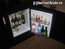 [P08] minibarul foarte bine aprovizionat dar din pacate contra cost » foto by ghecamelia
 - 
<span class="allrVoted glyphicon glyphicon-heart hidden" id="av110393"></span>
<a class="m-l-10 hidden" id="sv110393" onclick="voting_Foto_DelVot(,110393,2356)" role="button">șterge vot <span class="glyphicon glyphicon-remove"></span></a>
<a id="v9110393" class=" c-red"  onclick="voting_Foto_SetVot(110393)" role="button"><span class="glyphicon glyphicon-heart-empty"></span> <b>LIKE</b> = Votează poza</a> <img class="hidden"  id="f110393W9" src="/imagini/loader.gif" border="0" /><span class="AjErrMes hidden" id="e110393ErM"></span>