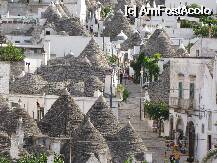[P01] ,,Ulita' centrala din Alberobello » foto by ghidioneanu
 - 
<span class="allrVoted glyphicon glyphicon-heart hidden" id="av9418"></span>
<a class="m-l-10 hidden" id="sv9418" onclick="voting_Foto_DelVot(,9418,2704)" role="button">șterge vot <span class="glyphicon glyphicon-remove"></span></a>
<a id="v99418" class=" c-red"  onclick="voting_Foto_SetVot(9418)" role="button"><span class="glyphicon glyphicon-heart-empty"></span> <b>LIKE</b> = Votează poza</a> <img class="hidden"  id="f9418W9" src="/imagini/loader.gif" border="0" /><span class="AjErrMes hidden" id="e9418ErM"></span>