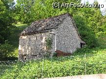 [P06] O casa tipica zonei, cu acoperis din placi de piatra. » foto by ghidioneanu
 - 
<span class="allrVoted glyphicon glyphicon-heart hidden" id="av9464"></span>
<a class="m-l-10 hidden" id="sv9464" onclick="voting_Foto_DelVot(,9464,2706)" role="button">șterge vot <span class="glyphicon glyphicon-remove"></span></a>
<a id="v99464" class=" c-red"  onclick="voting_Foto_SetVot(9464)" role="button"><span class="glyphicon glyphicon-heart-empty"></span> <b>LIKE</b> = Votează poza</a> <img class="hidden"  id="f9464W9" src="/imagini/loader.gif" border="0" /><span class="AjErrMes hidden" id="e9464ErM"></span>