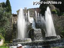 [P20x] Vila D'Este fintina mare » foto by zozo
 - 
<span class="allrVoted glyphicon glyphicon-heart hidden" id="av21624"></span>
<a class="m-l-10 hidden" id="sv21624" onclick="voting_Foto_DelVot(,21624,2744)" role="button">șterge vot <span class="glyphicon glyphicon-remove"></span></a>
<a id="v921624" class=" c-red"  onclick="voting_Foto_SetVot(21624)" role="button"><span class="glyphicon glyphicon-heart-empty"></span> <b>LIKE</b> = Votează poza</a> <img class="hidden"  id="f21624W9" src="/imagini/loader.gif" border="0" /><span class="AjErrMes hidden" id="e21624ErM"></span>