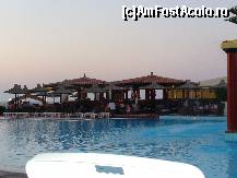 [P15] Barul de la piscina » foto by liviup76
 - 
<span class="allrVoted glyphicon glyphicon-heart hidden" id="av303665"></span>
<a class="m-l-10 hidden" id="sv303665" onclick="voting_Foto_DelVot(,303665,2917)" role="button">șterge vot <span class="glyphicon glyphicon-remove"></span></a>
<a id="v9303665" class=" c-red"  onclick="voting_Foto_SetVot(303665)" role="button"><span class="glyphicon glyphicon-heart-empty"></span> <b>LIKE</b> = Votează poza</a> <img class="hidden"  id="f303665W9" src="/imagini/loader.gif" border="0" /><span class="AjErrMes hidden" id="e303665ErM"></span>