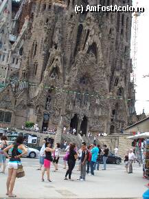 [P11] Sagrada Familia, o catedrala care nu seamana cu niciuna din lume, parca e un urias castel din acelea cum faceam pe plaja din nisip cu apa strecurat printre degete...impresionant! » foto by turist_calatorescu*
 - 
<span class="allrVoted glyphicon glyphicon-heart hidden" id="av12392"></span>
<a class="m-l-10 hidden" id="sv12392" onclick="voting_Foto_DelVot(,12392,2981)" role="button">șterge vot <span class="glyphicon glyphicon-remove"></span></a>
<a id="v912392" class=" c-red"  onclick="voting_Foto_SetVot(12392)" role="button"><span class="glyphicon glyphicon-heart-empty"></span> <b>LIKE</b> = Votează poza</a> <img class="hidden"  id="f12392W9" src="/imagini/loader.gif" border="0" /><span class="AjErrMes hidden" id="e12392ErM"></span>