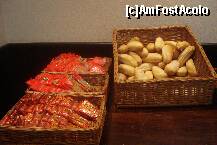 [P28] Produse diverse de panificatie la restaurantul hotelului Hem din Amsterdam » foto by ileanaxperta*
 - 
<span class="allrVoted glyphicon glyphicon-heart hidden" id="av173825"></span>
<a class="m-l-10 hidden" id="sv173825" onclick="voting_Foto_DelVot(,173825,3270)" role="button">șterge vot <span class="glyphicon glyphicon-remove"></span></a>
<a id="v9173825" class=" c-red"  onclick="voting_Foto_SetVot(173825)" role="button"><span class="glyphicon glyphicon-heart-empty"></span> <b>LIKE</b> = Votează poza</a> <img class="hidden"  id="f173825W9" src="/imagini/loader.gif" border="0" /><span class="AjErrMes hidden" id="e173825ErM"></span>