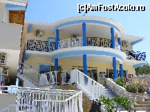 [P02] Hotel Cristina - cladirea principala » foto by camelia
 - 
<span class="allrVoted glyphicon glyphicon-heart hidden" id="av16890"></span>
<a class="m-l-10 hidden" id="sv16890" onclick="voting_Foto_DelVot(,16890,3297)" role="button">șterge vot <span class="glyphicon glyphicon-remove"></span></a>
<a id="v916890" class=" c-red"  onclick="voting_Foto_SetVot(16890)" role="button"><span class="glyphicon glyphicon-heart-empty"></span> <b>LIKE</b> = Votează poza</a> <img class="hidden"  id="f16890W9" src="/imagini/loader.gif" border="0" /><span class="AjErrMes hidden" id="e16890ErM"></span>