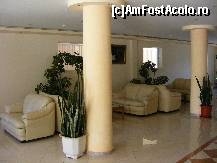 [P08] Hotel Cristina - holul hotelului din alt unghi » foto by camelia
 - 
<span class="allrVoted glyphicon glyphicon-heart hidden" id="av16896"></span>
<a class="m-l-10 hidden" id="sv16896" onclick="voting_Foto_DelVot(,16896,3297)" role="button">șterge vot <span class="glyphicon glyphicon-remove"></span></a>
<a id="v916896" class=" c-red"  onclick="voting_Foto_SetVot(16896)" role="button"><span class="glyphicon glyphicon-heart-empty"></span> <b>LIKE</b> = Votează poza</a> <img class="hidden"  id="f16896W9" src="/imagini/loader.gif" border="0" /><span class="AjErrMes hidden" id="e16896ErM"></span>