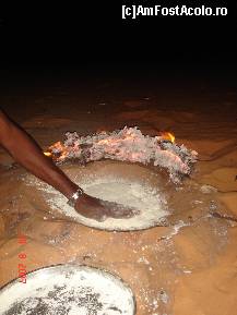 [P26] se pune lipia in vatra incalzita,peste un strat de faina » foto by travoice
 - 
<span class="allrVoted glyphicon glyphicon-heart hidden" id="av190399"></span>
<a class="m-l-10 hidden" id="sv190399" onclick="voting_Foto_DelVot(,190399,3410)" role="button">șterge vot <span class="glyphicon glyphicon-remove"></span></a>
<a id="v9190399" class=" c-red"  onclick="voting_Foto_SetVot(190399)" role="button"><span class="glyphicon glyphicon-heart-empty"></span> <b>LIKE</b> = Votează poza</a> <img class="hidden"  id="f190399W9" src="/imagini/loader.gif" border="0" /><span class="AjErrMes hidden" id="e190399ErM"></span>