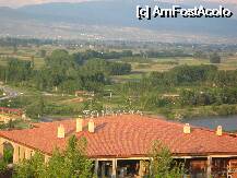 [P03] vedere tot de pe balconul camerei, in fata jos este restaurantul hotelului » foto by theophillina
 - 
<span class="allrVoted glyphicon glyphicon-heart hidden" id="av18870"></span>
<a class="m-l-10 hidden" id="sv18870" onclick="voting_Foto_DelVot(,18870,3428)" role="button">șterge vot <span class="glyphicon glyphicon-remove"></span></a>
<a id="v918870" class=" c-red"  onclick="voting_Foto_SetVot(18870)" role="button"><span class="glyphicon glyphicon-heart-empty"></span> <b>LIKE</b> = Votează poza</a> <img class="hidden"  id="f18870W9" src="/imagini/loader.gif" border="0" /><span class="AjErrMes hidden" id="e18870ErM"></span>
