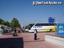 [P02] Autocarele TEZ-ului ne-au asteptat la aeroport ! » foto by kiki
 - 
<span class="allrVoted glyphicon glyphicon-heart hidden" id="av19530"></span>
<a class="m-l-10 hidden" id="sv19530" onclick="voting_Foto_DelVot(,19530,3442)" role="button">șterge vot <span class="glyphicon glyphicon-remove"></span></a>
<a id="v919530" class=" c-red"  onclick="voting_Foto_SetVot(19530)" role="button"><span class="glyphicon glyphicon-heart-empty"></span> <b>LIKE</b> = Votează poza</a> <img class="hidden"  id="f19530W9" src="/imagini/loader.gif" border="0" /><span class="AjErrMes hidden" id="e19530ErM"></span>