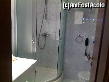 [P15] Hotel Maxim - Oradea, baia de serviciu din apartamentul 102, etajul I. » foto by creivean
 - 
<span class="allrVoted glyphicon glyphicon-heart hidden" id="av165419"></span>
<a class="m-l-10 hidden" id="sv165419" onclick="voting_Foto_DelVot(,165419,3561)" role="button">șterge vot <span class="glyphicon glyphicon-remove"></span></a>
<a id="v9165419" class=" c-red"  onclick="voting_Foto_SetVot(165419)" role="button"><span class="glyphicon glyphicon-heart-empty"></span> <b>LIKE</b> = Votează poza</a> <img class="hidden"  id="f165419W9" src="/imagini/loader.gif" border="0" /><span class="AjErrMes hidden" id="e165419ErM"></span>