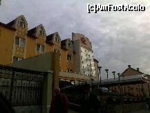[P02] Hotel Maxim - Oradea, văzut de pe str. Victor Babeş. » foto by creivean
 - 
<span class="allrVoted glyphicon glyphicon-heart hidden" id="av165403"></span>
<a class="m-l-10 hidden" id="sv165403" onclick="voting_Foto_DelVot(,165403,3561)" role="button">șterge vot <span class="glyphicon glyphicon-remove"></span></a>
<a id="v9165403" class=" c-red"  onclick="voting_Foto_SetVot(165403)" role="button"><span class="glyphicon glyphicon-heart-empty"></span> <b>LIKE</b> = Votează poza</a> <img class="hidden"  id="f165403W9" src="/imagini/loader.gif" border="0" /><span class="AjErrMes hidden" id="e165403ErM"></span>