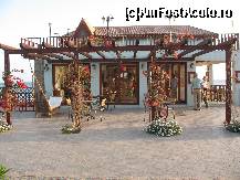 [P04] Un bar in sat... » foto by allina
 - 
<span class="allrVoted glyphicon glyphicon-heart hidden" id="av23095"></span>
<a class="m-l-10 hidden" id="sv23095" onclick="voting_Foto_DelVot(,23095,3586)" role="button">șterge vot <span class="glyphicon glyphicon-remove"></span></a>
<a id="v923095" class=" c-red"  onclick="voting_Foto_SetVot(23095)" role="button"><span class="glyphicon glyphicon-heart-empty"></span> <b>LIKE</b> = Votează poza</a> <img class="hidden"  id="f23095W9" src="/imagini/loader.gif" border="0" /><span class="AjErrMes hidden" id="e23095ErM"></span>