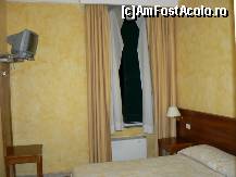 [P01] camera dubla la hotel Kriss, de o deprimanta culoare 'mustar' » foto by cristinadumitru*
 - 
<span class="allrVoted glyphicon glyphicon-heart hidden" id="av22451"></span>
<a class="m-l-10 hidden" id="sv22451" onclick="voting_Foto_DelVot(,22451,3605)" role="button">șterge vot <span class="glyphicon glyphicon-remove"></span></a>
<a id="v922451" class=" c-red"  onclick="voting_Foto_SetVot(22451)" role="button"><span class="glyphicon glyphicon-heart-empty"></span> <b>LIKE</b> = Votează poza</a> <img class="hidden"  id="f22451W9" src="/imagini/loader.gif" border="0" /><span class="AjErrMes hidden" id="e22451ErM"></span>
