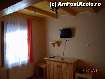 [P01] una din camere, cu comoda despre care vorbeam si LCD-ul » foto by bitnic
 - 
<span class="allrVoted glyphicon glyphicon-heart hidden" id="av182180"></span>
<a class="m-l-10 hidden" id="sv182180" onclick="voting_Foto_DelVot(,182180,3804)" role="button">șterge vot <span class="glyphicon glyphicon-remove"></span></a>
<a id="v9182180" class=" c-red"  onclick="voting_Foto_SetVot(182180)" role="button"><span class="glyphicon glyphicon-heart-empty"></span> <b>LIKE</b> = Votează poza</a> <img class="hidden"  id="f182180W9" src="/imagini/loader.gif" border="0" /><span class="AjErrMes hidden" id="e182180ErM"></span>