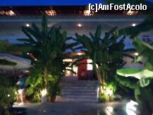 [P03] intrarea in hotel -seara » foto by mihai_botez
 - 
<span class="allrVoted glyphicon glyphicon-heart hidden" id="av128925"></span>
<a class="m-l-10 hidden" id="sv128925" onclick="voting_Foto_DelVot(,128925,3861)" role="button">șterge vot <span class="glyphicon glyphicon-remove"></span></a>
<a id="v9128925" class=" c-red"  onclick="voting_Foto_SetVot(128925)" role="button"><span class="glyphicon glyphicon-heart-empty"></span> <b>LIKE</b> = Votează poza</a> <img class="hidden"  id="f128925W9" src="/imagini/loader.gif" border="0" /><span class="AjErrMes hidden" id="e128925ErM"></span>