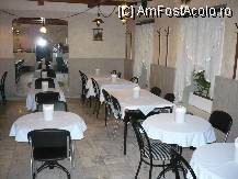 [P18] Hotel Cyrus - sala de mese, extrem de curata de fiecare data » foto by danoradea
 - 
<span class="allrVoted glyphicon glyphicon-heart hidden" id="av37625"></span>
<a class="m-l-10 hidden" id="sv37625" onclick="voting_Foto_DelVot(,37625,3900)" role="button">șterge vot <span class="glyphicon glyphicon-remove"></span></a>
<a id="v937625" class=" c-red"  onclick="voting_Foto_SetVot(37625)" role="button"><span class="glyphicon glyphicon-heart-empty"></span> <b>LIKE</b> = Votează poza</a> <img class="hidden"  id="f37625W9" src="/imagini/loader.gif" border="0" /><span class="AjErrMes hidden" id="e37625ErM"></span>
