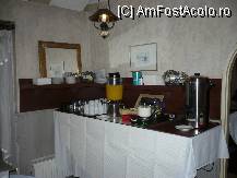[P20] Hotel Cyrus - bufetul, o doamna avea grija ca in permanenta sa-l aprovizioneze cu tot ce trebuie » foto by danoradea
 - 
<span class="allrVoted glyphicon glyphicon-heart hidden" id="av37627"></span>
<a class="m-l-10 hidden" id="sv37627" onclick="voting_Foto_DelVot(,37627,3900)" role="button">șterge vot <span class="glyphicon glyphicon-remove"></span></a>
<a id="v937627" class=" c-red"  onclick="voting_Foto_SetVot(37627)" role="button"><span class="glyphicon glyphicon-heart-empty"></span> <b>LIKE</b> = Votează poza</a> <img class="hidden"  id="f37627W9" src="/imagini/loader.gif" border="0" /><span class="AjErrMes hidden" id="e37627ErM"></span>