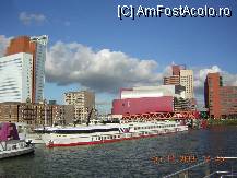 [P13] portul rotterdam » foto by molko*
 - 
<span class="allrVoted glyphicon glyphicon-heart hidden" id="av34621"></span>
<a class="m-l-10 hidden" id="sv34621" onclick="voting_Foto_DelVot(,34621,4201)" role="button">șterge vot <span class="glyphicon glyphicon-remove"></span></a>
<a id="v934621" class=" c-red"  onclick="voting_Foto_SetVot(34621)" role="button"><span class="glyphicon glyphicon-heart-empty"></span> <b>LIKE</b> = Votează poza</a> <img class="hidden"  id="f34621W9" src="/imagini/loader.gif" border="0" /><span class="AjErrMes hidden" id="e34621ErM"></span>