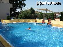 [P02] Piscina hotelului » foto by Ricone
 - 
<span class="allrVoted glyphicon glyphicon-heart hidden" id="av228563"></span>
<a class="m-l-10 hidden" id="sv228563" onclick="voting_Foto_DelVot(,228563,4248)" role="button">șterge vot <span class="glyphicon glyphicon-remove"></span></a>
<a id="v9228563" class=" c-red"  onclick="voting_Foto_SetVot(228563)" role="button"><span class="glyphicon glyphicon-heart-empty"></span> <b>LIKE</b> = Votează poza</a> <img class="hidden"  id="f228563W9" src="/imagini/loader.gif" border="0" /><span class="AjErrMes hidden" id="e228563ErM"></span>