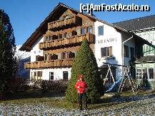 [P05] Pensiunea Panoramapension Teichwirt din Bad Ausse, o latura a ei cu un leagan, din mai multe ce erau pe acolo...camera noastra era la et. 2, chiar pe acesta parte (este in dreapta, cu geamul fara balcon si urmatoarea cu balcon) » foto by ileanaxperta*
 - 
<span class="allrVoted glyphicon glyphicon-heart hidden" id="av36637"></span>
<a class="m-l-10 hidden" id="sv36637" onclick="voting_Foto_DelVot(,36637,4305)" role="button">șterge vot <span class="glyphicon glyphicon-remove"></span></a>
<a id="v936637" class=" c-red"  onclick="voting_Foto_SetVot(36637)" role="button"><span class="glyphicon glyphicon-heart-empty"></span> <b>LIKE</b> = Votează poza</a> <img class="hidden"  id="f36637W9" src="/imagini/loader.gif" border="0" /><span class="AjErrMes hidden" id="e36637ErM"></span>