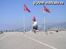[P06] Unul dintre simbolurile orasului, statuia lui Ataturk, din parcul de pe faleza » foto by pepsi70ro
 - 
<span class="allrVoted glyphicon glyphicon-heart hidden" id="av38673"></span>
<a class="m-l-10 hidden" id="sv38673" onclick="voting_Foto_DelVot(,38673,4401)" role="button">șterge vot <span class="glyphicon glyphicon-remove"></span></a>
<a id="v938673" class=" c-red"  onclick="voting_Foto_SetVot(38673)" role="button"><span class="glyphicon glyphicon-heart-empty"></span> <b>LIKE</b> = Votează poza</a> <img class="hidden"  id="f38673W9" src="/imagini/loader.gif" border="0" /><span class="AjErrMes hidden" id="e38673ErM"></span>