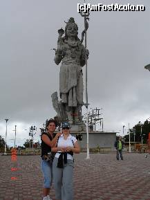 [P14] Statuia reprezenta un preot de al lor. M-a impresionat dimensiunea pe care o avea... » foto by ramonav23
 - 
<span class="allrVoted glyphicon glyphicon-heart hidden" id="av177679"></span>
<a class="m-l-10 hidden" id="sv177679" onclick="voting_Foto_DelVot(,177679,4529)" role="button">șterge vot <span class="glyphicon glyphicon-remove"></span></a>
<a id="v9177679" class=" c-red"  onclick="voting_Foto_SetVot(177679)" role="button"><span class="glyphicon glyphicon-heart-empty"></span> <b>LIKE</b> = Votează poza</a> <img class="hidden"  id="f177679W9" src="/imagini/loader.gif" border="0" /><span class="AjErrMes hidden" id="e177679ErM"></span>
