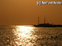 [P05] Apus de soare pe Mediterana » foto by ovitripon
 - 
<span class="allrVoted glyphicon glyphicon-heart hidden" id="av105"></span>
<a class="m-l-10 hidden" id="sv105" onclick="voting_Foto_DelVot(,105,60)" role="button">șterge vot <span class="glyphicon glyphicon-remove"></span></a>
<a id="v9105" class=" c-red"  onclick="voting_Foto_SetVot(105)" role="button"><span class="glyphicon glyphicon-heart-empty"></span> <b>LIKE</b> = Votează poza</a> <img class="hidden"  id="f105W9" src="/imagini/loader.gif" border="0" /><span class="AjErrMes hidden" id="e105ErM"></span>
