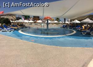 [P10] Piscina pentru bebelusi » foto by giaserbu
 - 
<span class="allrVoted glyphicon glyphicon-heart hidden" id="av757003"></span>
<a class="m-l-10 hidden" id="sv757003" onclick="voting_Foto_DelVot(,757003,11)" role="button">șterge vot <span class="glyphicon glyphicon-remove"></span></a>
<a id="v9757003" class=" c-red"  onclick="voting_Foto_SetVot(757003)" role="button"><span class="glyphicon glyphicon-heart-empty"></span> <b>LIKE</b> = Votează poza</a> <img class="hidden"  id="f757003W9" src="/imagini/loader.gif" border="0" /><span class="AjErrMes hidden" id="e757003ErM"></span>