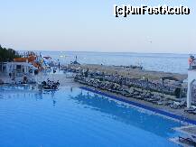 [P21] Piscina si marea la orele serii » foto by iusti1968
 - 
<span class="allrVoted glyphicon glyphicon-heart hidden" id="av233224"></span>
<a class="m-l-10 hidden" id="sv233224" onclick="voting_Foto_DelVot(,233224,111)" role="button">șterge vot <span class="glyphicon glyphicon-remove"></span></a>
<a id="v9233224" class=" c-red"  onclick="voting_Foto_SetVot(233224)" role="button"><span class="glyphicon glyphicon-heart-empty"></span> <b>LIKE</b> = Votează poza</a> <img class="hidden"  id="f233224W9" src="/imagini/loader.gif" border="0" /><span class="AjErrMes hidden" id="e233224ErM"></span>