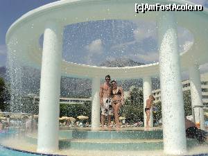 [P19] Majesty Mirage Park Resort 5* / Goynuk / Kemer / Antalya / Turkey - Piscina 2. Inelul sustinut de 4 coloane care creeaza perdeaua de apa de care va ziceam. » foto by vega06
 - 
<span class="allrVoted glyphicon glyphicon-heart hidden" id="av579442"></span>
<a class="m-l-10 hidden" id="sv579442" onclick="voting_Foto_DelVot(,579442,114)" role="button">șterge vot <span class="glyphicon glyphicon-remove"></span></a>
<a id="v9579442" class=" c-red"  onclick="voting_Foto_SetVot(579442)" role="button"><span class="glyphicon glyphicon-heart-empty"></span> <b>LIKE</b> = Votează poza</a> <img class="hidden"  id="f579442W9" src="/imagini/loader.gif" border="0" /><span class="AjErrMes hidden" id="e579442ErM"></span>