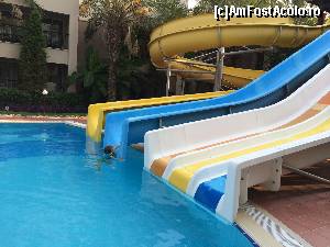[P02] Toboganele de la piscina » foto by LianaA
 - 
<span class="allrVoted glyphicon glyphicon-heart hidden" id="av586935"></span>
<a class="m-l-10 hidden" id="sv586935" onclick="voting_Foto_DelVot(,586935,124)" role="button">șterge vot <span class="glyphicon glyphicon-remove"></span></a>
<a id="v9586935" class=" c-red"  onclick="voting_Foto_SetVot(586935)" role="button"><span class="glyphicon glyphicon-heart-empty"></span> <b>LIKE</b> = Votează poza</a> <img class="hidden"  id="f586935W9" src="/imagini/loader.gif" border="0" /><span class="AjErrMes hidden" id="e586935ErM"></span>