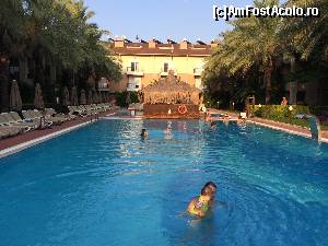 [P03] Piscina si curmali » foto by LianaA
 - 
<span class="allrVoted glyphicon glyphicon-heart hidden" id="av586936"></span>
<a class="m-l-10 hidden" id="sv586936" onclick="voting_Foto_DelVot(,586936,124)" role="button">șterge vot <span class="glyphicon glyphicon-remove"></span></a>
<a id="v9586936" class=" c-red"  onclick="voting_Foto_SetVot(586936)" role="button"><span class="glyphicon glyphicon-heart-empty"></span> <b>LIKE</b> = Votează poza</a> <img class="hidden"  id="f586936W9" src="/imagini/loader.gif" border="0" /><span class="AjErrMes hidden" id="e586936ErM"></span>