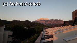 [P02] Vedere la dreapta de pe balcon, cu varful Tahtali 2365 m - in lumina rasaritului de soare » foto by Scorpions
 - 
<span class="allrVoted glyphicon glyphicon-heart hidden" id="av1114422"></span>
<a class="m-l-10 hidden" id="sv1114422" onclick="voting_Foto_DelVot(,1114422,130)" role="button">șterge vot <span class="glyphicon glyphicon-remove"></span></a>
<a id="v91114422" class=" c-red"  onclick="voting_Foto_SetVot(1114422)" role="button"><span class="glyphicon glyphicon-heart-empty"></span> <b>LIKE</b> = Votează poza</a> <img class="hidden"  id="f1114422W9" src="/imagini/loader.gif" border="0" /><span class="AjErrMes hidden" id="e1114422ErM"></span>