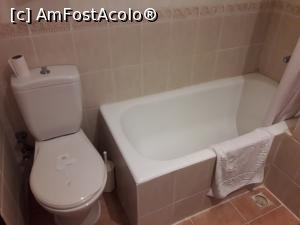 [P21] O alta zona din baie » foto by Scorpions
 - 
<span class="allrVoted glyphicon glyphicon-heart hidden" id="av1114441"></span>
<a class="m-l-10 hidden" id="sv1114441" onclick="voting_Foto_DelVot(,1114441,130)" role="button">șterge vot <span class="glyphicon glyphicon-remove"></span></a>
<a id="v91114441" class=" c-red"  onclick="voting_Foto_SetVot(1114441)" role="button"><span class="glyphicon glyphicon-heart-empty"></span> <b>LIKE</b> = Votează poza</a> <img class="hidden"  id="f1114441W9" src="/imagini/loader.gif" border="0" /><span class="AjErrMes hidden" id="e1114441ErM"></span>