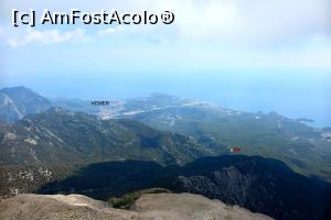[P34] Vedere de pe Tahtali spre Kemer. Sageata rosie indica punctul de plecare al telecabinei. Pe vreme frumoasa, fara ceata, poate fi vazut orasul Antalya » foto by Scorpions
 - 
<span class="allrVoted glyphicon glyphicon-heart hidden" id="av1114454"></span>
<a class="m-l-10 hidden" id="sv1114454" onclick="voting_Foto_DelVot(,1114454,130)" role="button">șterge vot <span class="glyphicon glyphicon-remove"></span></a>
<a id="v91114454" class=" c-red"  onclick="voting_Foto_SetVot(1114454)" role="button"><span class="glyphicon glyphicon-heart-empty"></span> <b>LIKE</b> = Votează poza</a> <img class="hidden"  id="f1114454W9" src="/imagini/loader.gif" border="0" /><span class="AjErrMes hidden" id="e1114454ErM"></span>