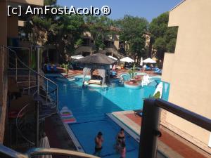 [P24] Parte din piscina de la Select Villas, vazuta din duplex.  » foto by rora
 - 
<span class="allrVoted glyphicon glyphicon-heart hidden" id="av1088898"></span>
<a class="m-l-10 hidden" id="sv1088898" onclick="voting_Foto_DelVot(,1088898,156)" role="button">șterge vot <span class="glyphicon glyphicon-remove"></span></a>
<a id="v91088898" class=" c-red"  onclick="voting_Foto_SetVot(1088898)" role="button"><span class="glyphicon glyphicon-heart-empty"></span> <b>LIKE</b> = Votează poza</a> <img class="hidden"  id="f1088898W9" src="/imagini/loader.gif" border="0" /><span class="AjErrMes hidden" id="e1088898ErM"></span>