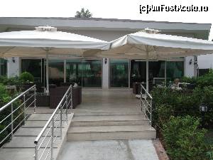 [P17] Terasa de la lobby bar.  » foto by bobyrodin
 - 
<span class="allrVoted glyphicon glyphicon-heart hidden" id="av682649"></span>
<a class="m-l-10 hidden" id="sv682649" onclick="voting_Foto_DelVot(,682649,158)" role="button">șterge vot <span class="glyphicon glyphicon-remove"></span></a>
<a id="v9682649" class=" c-red"  onclick="voting_Foto_SetVot(682649)" role="button"><span class="glyphicon glyphicon-heart-empty"></span> <b>LIKE</b> = Votează poza</a> <img class="hidden"  id="f682649W9" src="/imagini/loader.gif" border="0" /><span class="AjErrMes hidden" id="e682649ErM"></span>
