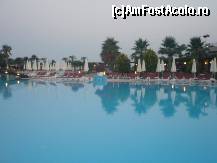 [P10] Piscina pregatita pentru a doua zi. In partea dreapta in plan secund se observa barul de la piscina. » foto by amota
 - 
<span class="allrVoted glyphicon glyphicon-heart hidden" id="av168166"></span>
<a class="m-l-10 hidden" id="sv168166" onclick="voting_Foto_DelVot(,168166,16)" role="button">șterge vot <span class="glyphicon glyphicon-remove"></span></a>
<a id="v9168166" class=" c-red"  onclick="voting_Foto_SetVot(168166)" role="button"><span class="glyphicon glyphicon-heart-empty"></span> <b>LIKE</b> = Votează poza</a> <img class="hidden"  id="f168166W9" src="/imagini/loader.gif" border="0" /><span class="AjErrMes hidden" id="e168166ErM"></span>