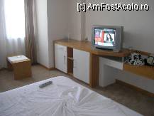 [P03] in camera de  hotel cladirea principala land view » foto by KOOCKY
 - 
<span class="allrVoted glyphicon glyphicon-heart hidden" id="av216458"></span>
<a class="m-l-10 hidden" id="sv216458" onclick="voting_Foto_DelVot(,216458,17)" role="button">șterge vot <span class="glyphicon glyphicon-remove"></span></a>
<a id="v9216458" class=" c-red"  onclick="voting_Foto_SetVot(216458)" role="button"><span class="glyphicon glyphicon-heart-empty"></span> <b>LIKE</b> = Votează poza</a> <img class="hidden"  id="f216458W9" src="/imagini/loader.gif" border="0" /><span class="AjErrMes hidden" id="e216458ErM"></span>