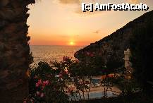 [P12] Vedere de pe una din aleile din stanga hotelului (cum te uiti spre mare) pe unde se ajunge pana la pontoane. De aici se vede Silent Pool (a fost cu adevarat silent in marea parte a timpului) si o parte din toboganele de apa. » foto by gophren
 - 
<span class="allrVoted glyphicon glyphicon-heart hidden" id="av198779"></span>
<a class="m-l-10 hidden" id="sv198779" onclick="voting_Foto_DelVot(,198779,17)" role="button">șterge vot <span class="glyphicon glyphicon-remove"></span></a>
<a id="v9198779" class=" c-red"  onclick="voting_Foto_SetVot(198779)" role="button"><span class="glyphicon glyphicon-heart-empty"></span> <b>LIKE</b> = Votează poza</a> <img class="hidden"  id="f198779W9" src="/imagini/loader.gif" border="0" /><span class="AjErrMes hidden" id="e198779ErM"></span>