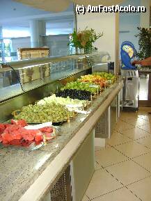 [P21] Barul de fructe de la micul dejun (la pranz si cina era mai bogat) » foto by mmf
 - 
<span class="allrVoted glyphicon glyphicon-heart hidden" id="av15156"></span>
<a class="m-l-10 hidden" id="sv15156" onclick="voting_Foto_DelVot(,15156,171)" role="button">șterge vot <span class="glyphicon glyphicon-remove"></span></a>
<a id="v915156" class=" c-red"  onclick="voting_Foto_SetVot(15156)" role="button"><span class="glyphicon glyphicon-heart-empty"></span> <b>LIKE</b> = Votează poza</a> <img class="hidden"  id="f15156W9" src="/imagini/loader.gif" border="0" /><span class="AjErrMes hidden" id="e15156ErM"></span>