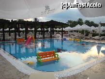 [P15] Piscina celor foarte mici » foto by crisbl123*
 - 
<span class="allrVoted glyphicon glyphicon-heart hidden" id="av129530"></span>
<a class="m-l-10 hidden" id="sv129530" onclick="voting_Foto_DelVot(,129530,172)" role="button">șterge vot <span class="glyphicon glyphicon-remove"></span></a>
<a id="v9129530" class=" c-red"  onclick="voting_Foto_SetVot(129530)" role="button"><span class="glyphicon glyphicon-heart-empty"></span> <b>LIKE</b> = Votează poza</a> <img class="hidden"  id="f129530W9" src="/imagini/loader.gif" border="0" /><span class="AjErrMes hidden" id="e129530ErM"></span>