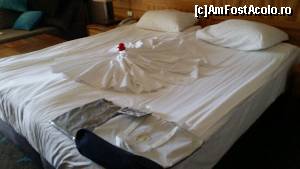 [P23] Botanik Exclusive Resort - geantă și tricou personalizate primite pentru că eram repeted guests. Cearșafurile erau proaspăt schimbate, deși nu par a fi.  » foto by nicole33
 - 
<span class="allrVoted glyphicon glyphicon-heart hidden" id="av644709"></span>
<a class="m-l-10 hidden" id="sv644709" onclick="voting_Foto_DelVot(,644709,175)" role="button">șterge vot <span class="glyphicon glyphicon-remove"></span></a>
<a id="v9644709" class=" c-red"  onclick="voting_Foto_SetVot(644709)" role="button"><span class="glyphicon glyphicon-heart-empty"></span> <b>LIKE</b> = Votează poza</a> <img class="hidden"  id="f644709W9" src="/imagini/loader.gif" border="0" /><span class="AjErrMes hidden" id="e644709ErM"></span>