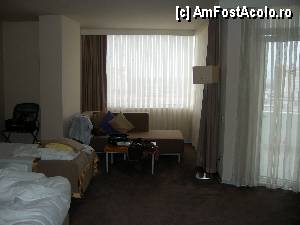 [P03] Camera de hotel cu locul de relaxare.  » foto by velker tiberiu
 - 
<span class="allrVoted glyphicon glyphicon-heart hidden" id="av366102"></span>
<a class="m-l-10 hidden" id="sv366102" onclick="voting_Foto_DelVot(,366102,175)" role="button">șterge vot <span class="glyphicon glyphicon-remove"></span></a>
<a id="v9366102" class=" c-red"  onclick="voting_Foto_SetVot(366102)" role="button"><span class="glyphicon glyphicon-heart-empty"></span> <b>LIKE</b> = Votează poza</a> <img class="hidden"  id="f366102W9" src="/imagini/loader.gif" border="0" /><span class="AjErrMes hidden" id="e366102ErM"></span>