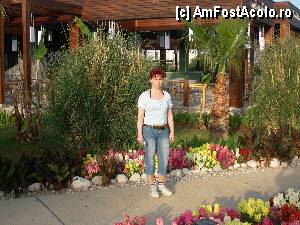 [P05] La plimbare in parcul hotelului. Gradina inflotita, nu s-ar spune ca a fost in aprilie 1 » foto by velker tiberiu
 - 
<span class="allrVoted glyphicon glyphicon-heart hidden" id="av366104"></span>
<a class="m-l-10 hidden" id="sv366104" onclick="voting_Foto_DelVot(,366104,175)" role="button">șterge vot <span class="glyphicon glyphicon-remove"></span></a>
<a id="v9366104" class=" c-red"  onclick="voting_Foto_SetVot(366104)" role="button"><span class="glyphicon glyphicon-heart-empty"></span> <b>LIKE</b> = Votează poza</a> <img class="hidden"  id="f366104W9" src="/imagini/loader.gif" border="0" /><span class="AjErrMes hidden" id="e366104ErM"></span>