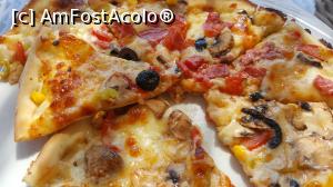 [P57] Pizza la be aqua pool bar » foto by 1210andrei
 - 
<span class="allrVoted glyphicon glyphicon-heart hidden" id="av893228"></span>
<a class="m-l-10 hidden" id="sv893228" onclick="voting_Foto_DelVot(,893228,175)" role="button">șterge vot <span class="glyphicon glyphicon-remove"></span></a>
<a id="v9893228" class=" c-red"  onclick="voting_Foto_SetVot(893228)" role="button"><span class="glyphicon glyphicon-heart-empty"></span> <b>LIKE</b> = Votează poza</a> <img class="hidden"  id="f893228W9" src="/imagini/loader.gif" border="0" /><span class="AjErrMes hidden" id="e893228ErM"></span>
