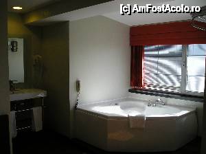 [P04] jacuzzi in dormitor » foto by corina75
 - 
<span class="allrVoted glyphicon glyphicon-heart hidden" id="av425070"></span>
<a class="m-l-10 hidden" id="sv425070" onclick="voting_Foto_DelVot(,425070,176)" role="button">șterge vot <span class="glyphicon glyphicon-remove"></span></a>
<a id="v9425070" class=" c-red"  onclick="voting_Foto_SetVot(425070)" role="button"><span class="glyphicon glyphicon-heart-empty"></span> <b>LIKE</b> = Votează poza</a> <img class="hidden"  id="f425070W9" src="/imagini/loader.gif" border="0" /><span class="AjErrMes hidden" id="e425070ErM"></span>