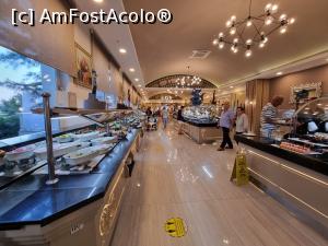 [P06] Restaurant principal » foto by fb116078
 - 
<span class="allrVoted glyphicon glyphicon-heart hidden" id="av1309404"></span>
<a class="m-l-10 hidden" id="sv1309404" onclick="voting_Foto_DelVot(,1309404,177)" role="button">șterge vot <span class="glyphicon glyphicon-remove"></span></a>
<a id="v91309404" class=" c-red"  onclick="voting_Foto_SetVot(1309404)" role="button"><span class="glyphicon glyphicon-heart-empty"></span> <b>LIKE</b> = Votează poza</a> <img class="hidden"  id="f1309404W9" src="/imagini/loader.gif" border="0" /><span class="AjErrMes hidden" id="e1309404ErM"></span>